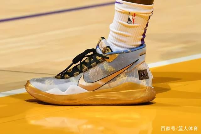 斯图尔特26+7美国女篮力克比利时 梅斯曼24分